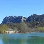 Nyaraló De Charme Au Pied Du Chateau De *