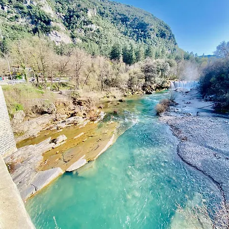 Thina Semesterbostad Brissac