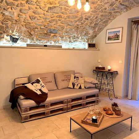 De Charme Au Pied Du Chateau De * Brissac