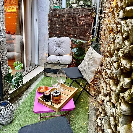 Holiday home De Charme Au Pied Du Chateau De Brissac
